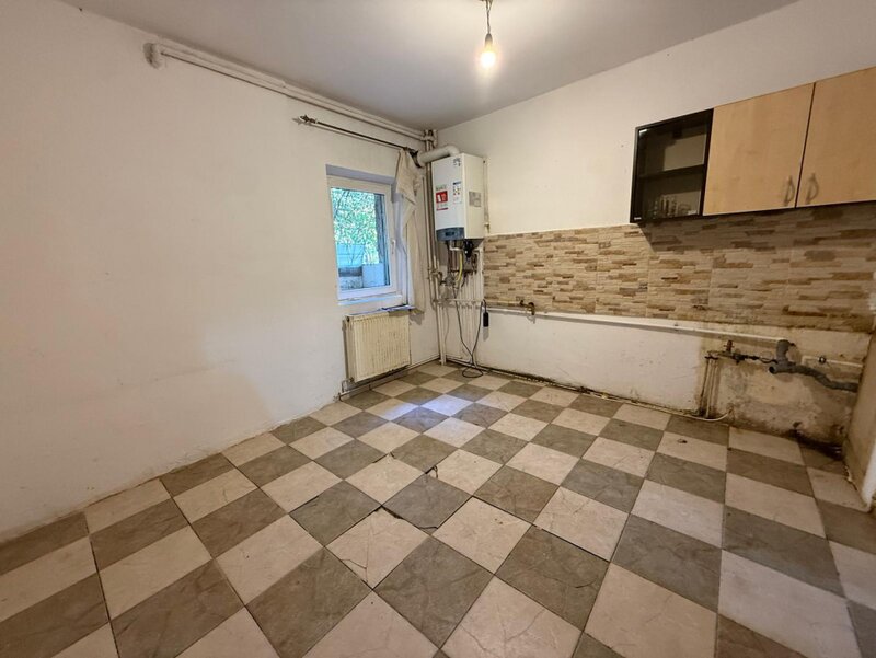 Novaci, Prosper, 13 Septembrie, vanzare 2 camere parter inalt, bloc 1989.