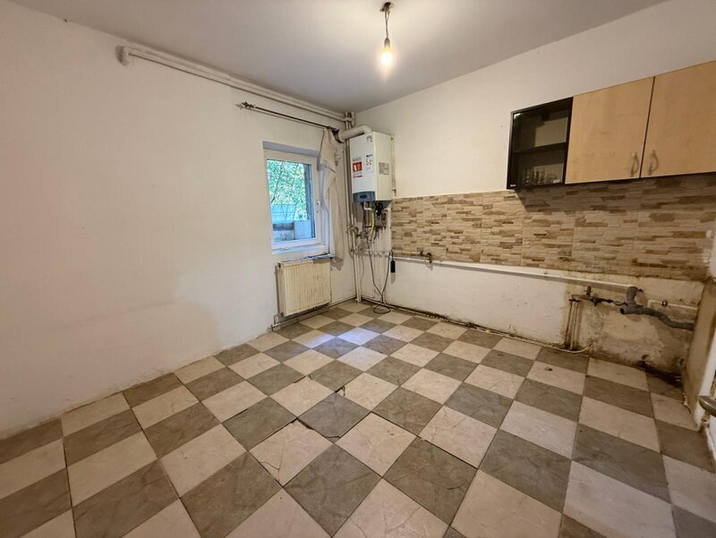 Novaci, Prosper, 13 Septembrie, vanzare 2 camere parter inalt, bloc 1989.